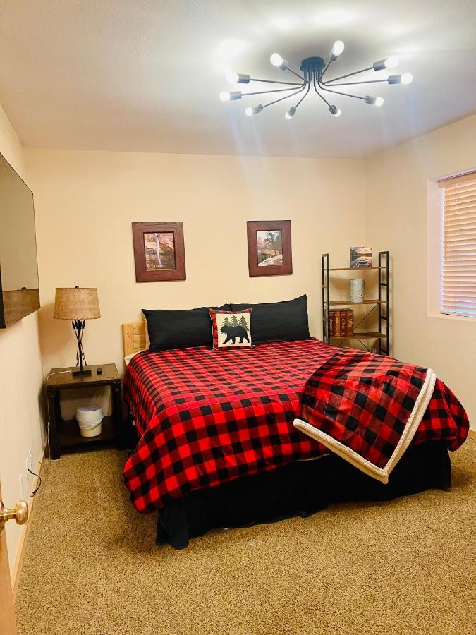 Adventure Awaits 3King Bed,2Bath Log Cabin In Heart Of Duck Creek Village! Dış mekan fotoğraf